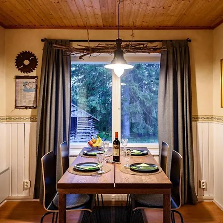 Taikaloora-lomahuoneisto Oulujaervi *