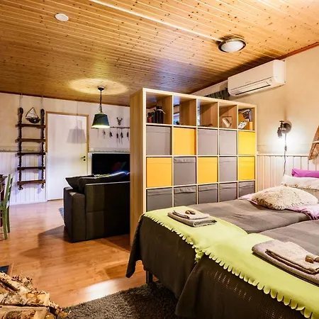 Taikaloora-lomahuoneisto Oulujaervi *