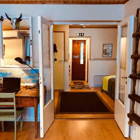 Taikaloora-lomahuoneisto Oulujaervi * Vaala