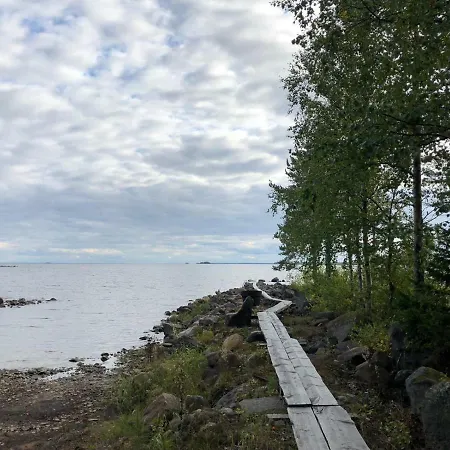 Taikaloora-lomahuoneisto Oulujaervi * Vaala